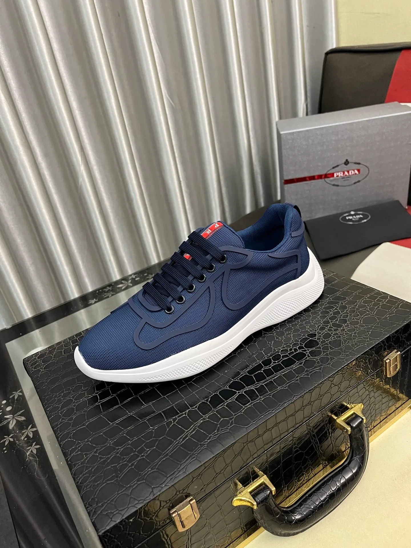 Men's shoes 💰400⌚️⌚️【PRADA】Prada casual shoes, originally developed 1:1, made of high-mercerized cowhide with imported cowhide, silk sheepskin lining, rubber outsole, comfortable and soft on the foot, size: 38-444️⃣Colors available